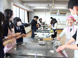 生地から手作り！もちもち水餃子を作ろう！